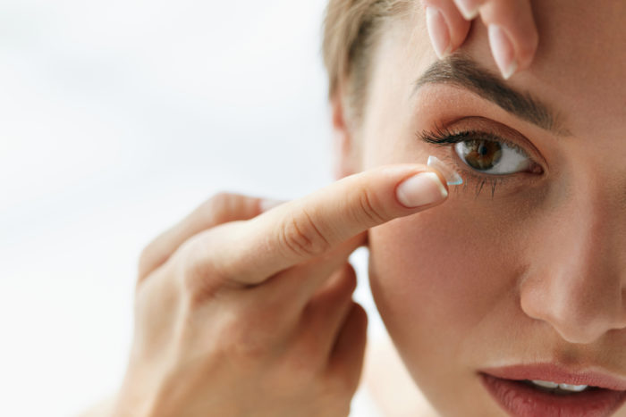 πώς να χρησιμοποιήσετε φακούς επαφής