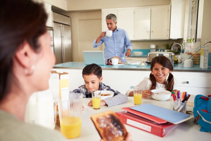 Το πρωινό βελτιώνει τη νοημοσύνη των παιδιών ενώ βρίσκεστε στο σχολείο