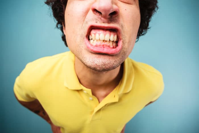 πώς να απαλλαγείτε από τις συνήθειες ρωγμών των δοντιών βρυξισμού