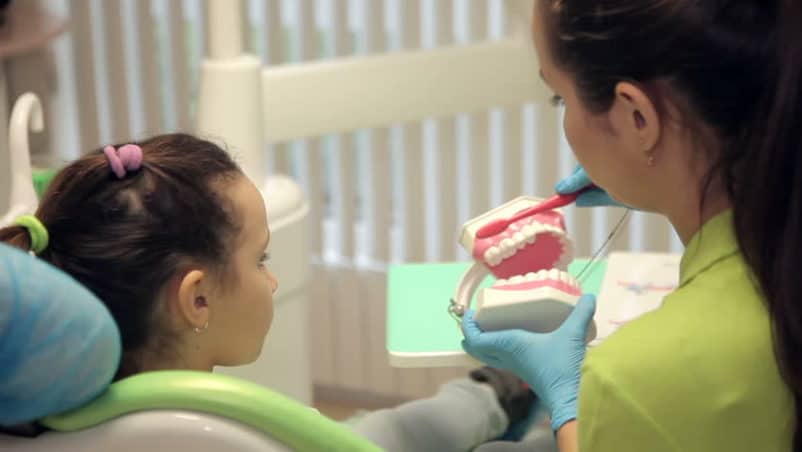παιδιατρικός οδοντίατρος