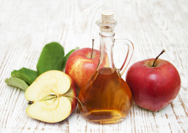 τα οφέλη του ξυδιού μήλου μήλων ως θεραπεία φυσικής ψωρίασης