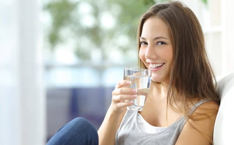 συμβουλές για να πιείτε πολύ νερό