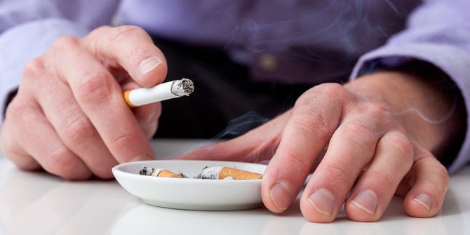 τους κινδύνους των τσιγάρων για την υγεία των οστών