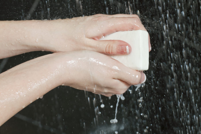 σαπούνι μπάνιου βλάπτει το δέρμα